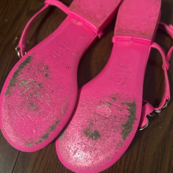 CHANEL Hot Pink Sandal- Season: Spring 2023 - Picture 4 of 4